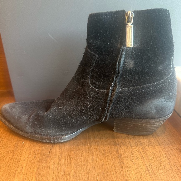 Saint Laurent Lukas Suede Boots - Picture 4 of 7